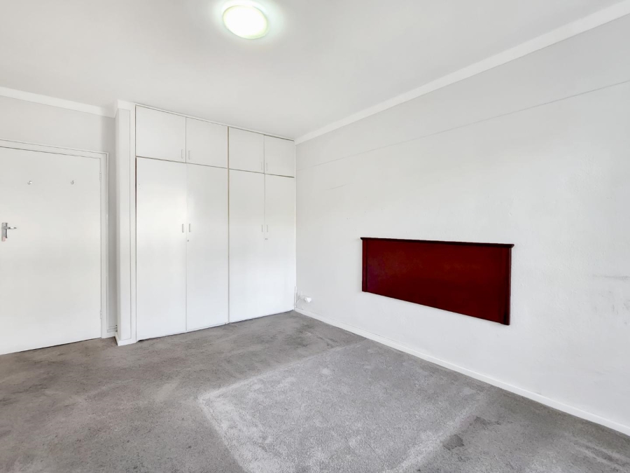 2 Bedroom Property for Sale in Green Point Western Cape